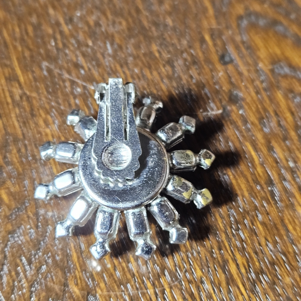 Elegant Silver Crystal Starburst Clip On Earrings. - Picture 6 of 6